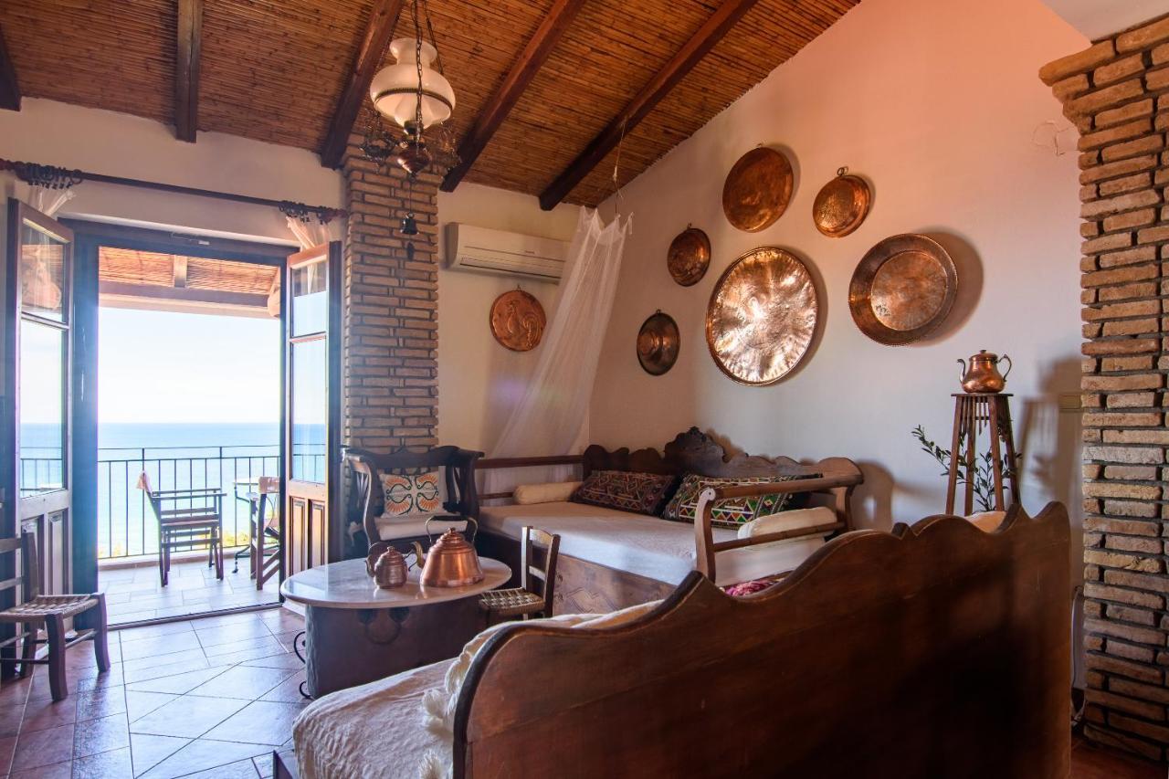 Eros Pittoresque Retreats - Perfect Location, Panoramic Seaview Koroni  Bagian luar foto