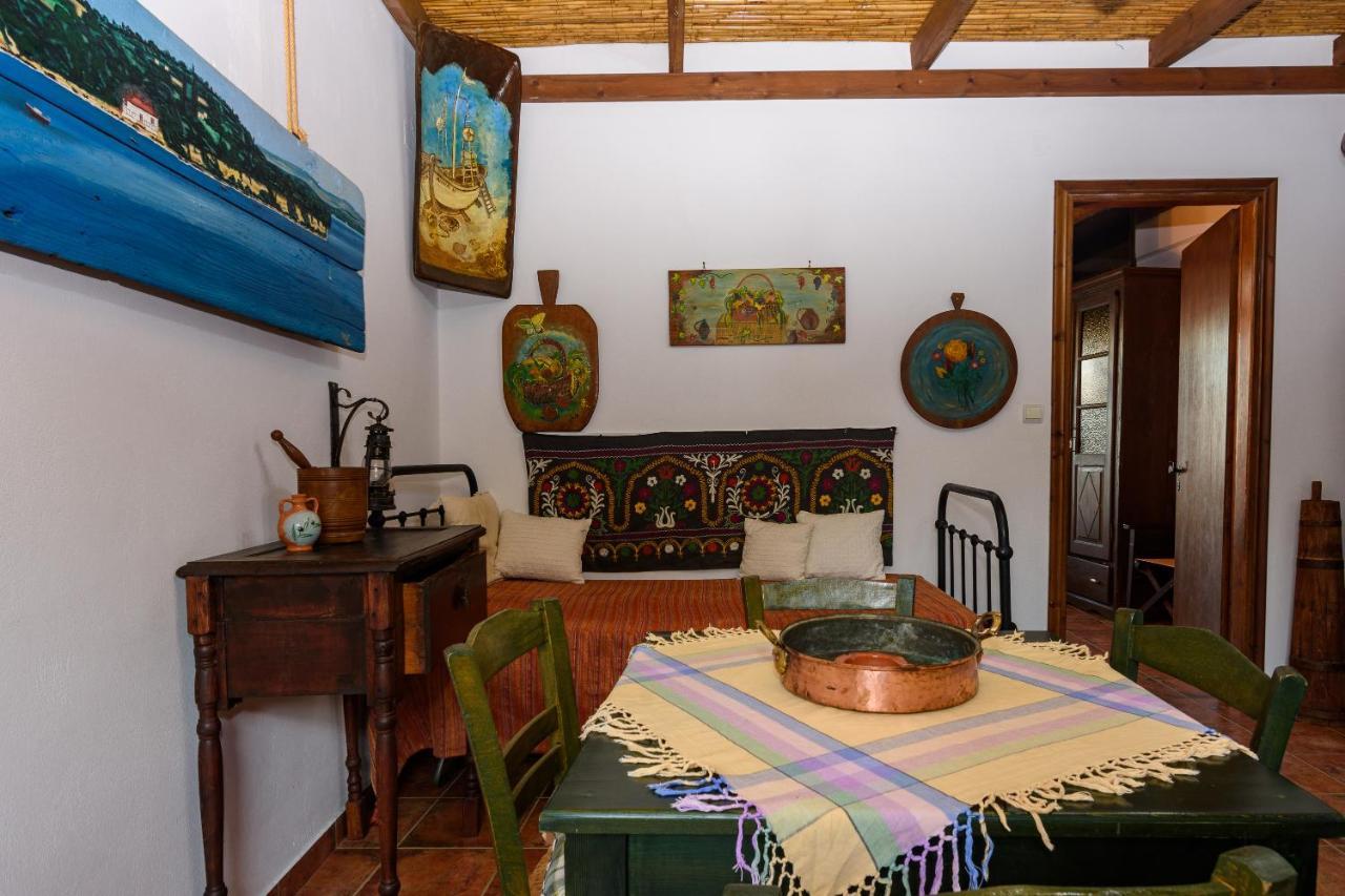 Eros Pittoresque Retreats - Perfect Location, Panoramic Seaview Koroni  Bagian luar foto