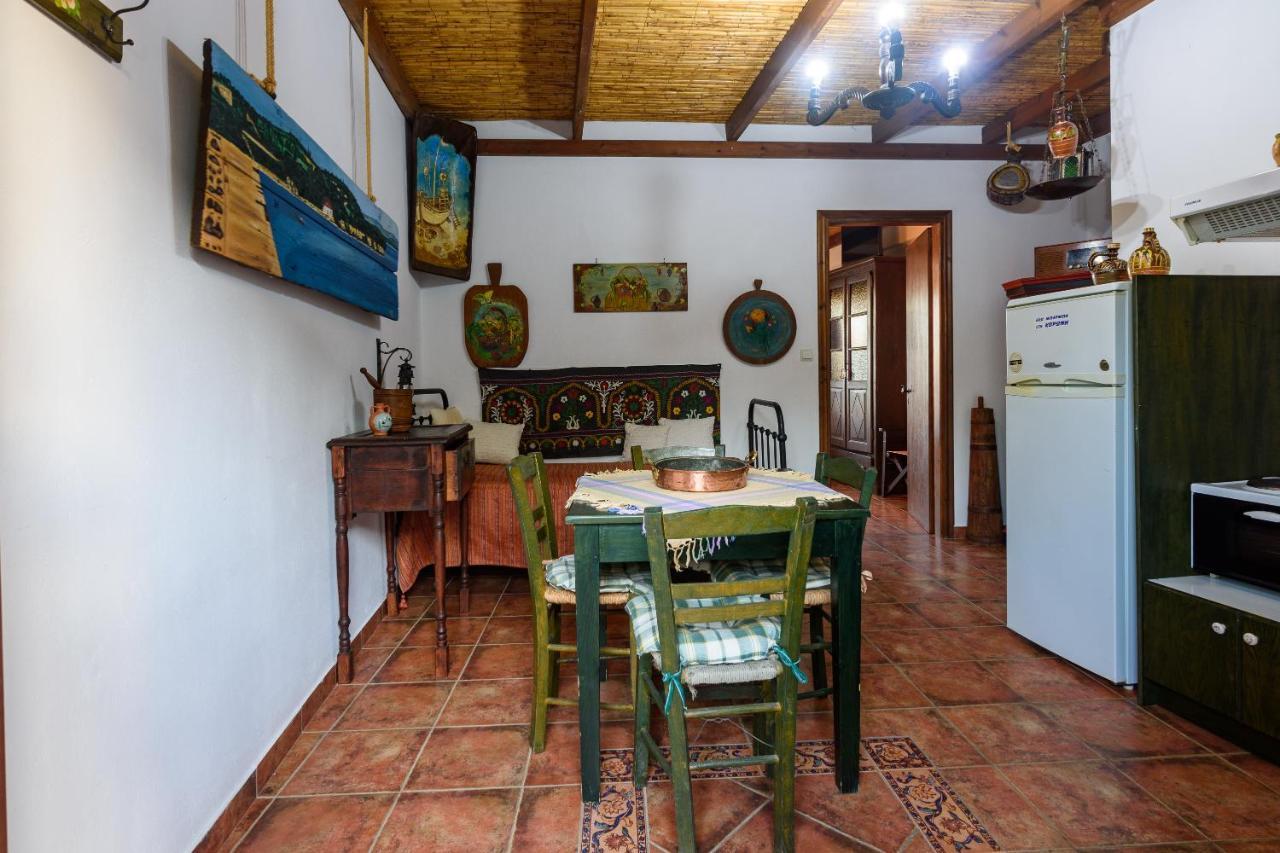 Eros Pittoresque Retreats - Perfect Location, Panoramic Seaview Koroni  Bagian luar foto