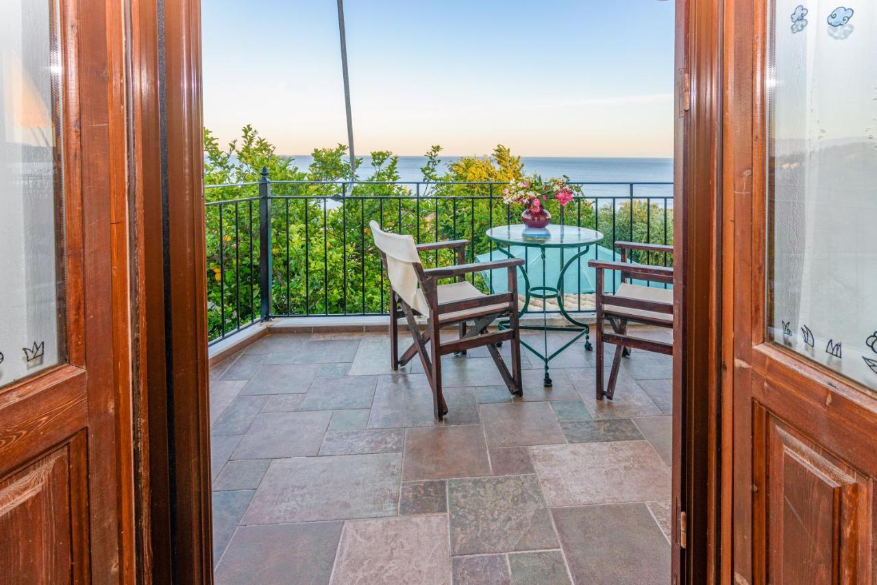 Eros Pittoresque Retreats - Perfect Location, Panoramic Seaview Koroni  Bagian luar foto